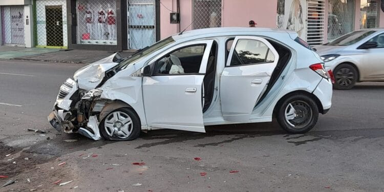 Policial Militar sofre acidente de trânsito no centro após sair do plantão