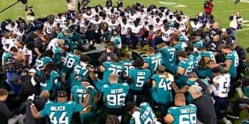 Perseguição: grupo quer impedir que atletas cristãos façam oração antes dos jogos