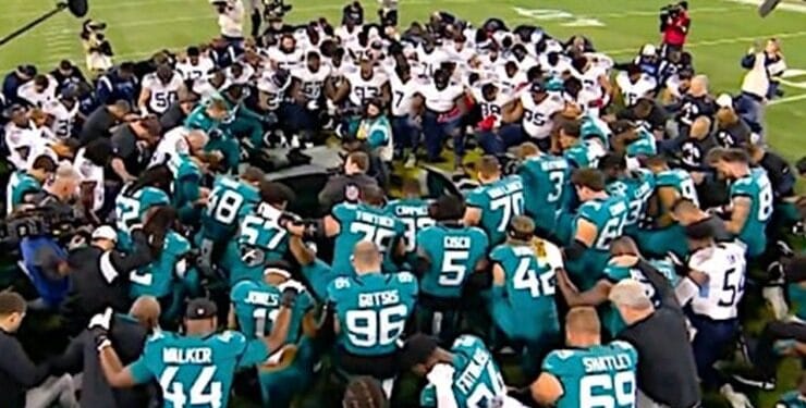 Perseguição: grupo quer impedir que atletas cristãos façam oração antes dos jogos