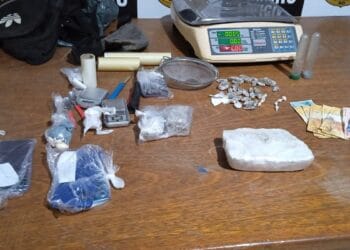 BOCA FECHADA: Denarc recebe denúncia e prende trio com drogas em distrito de Porto Velho