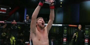 “O poder de Cristo prevalece sobre tudo”, diz lutador do UFC com a Bíblia na mão