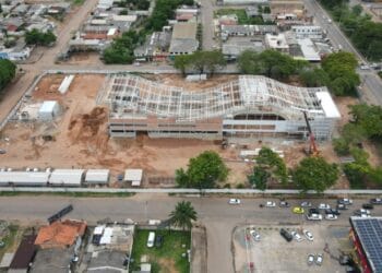 Começa a instalação do telhado da nova rodoviária de Porto Velho