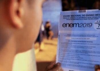 ENEM: Tema da redação com viés feminista é criticado por professora cristã