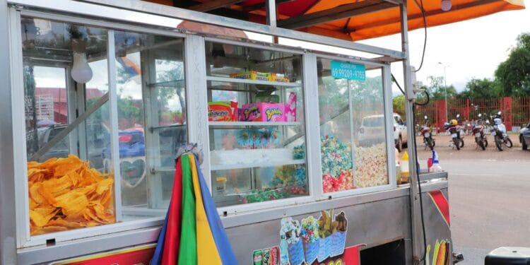 Prazo para cadastrar interessados em vender comidas e bebidas durante o Natal Porto Luz termina na terça (14)