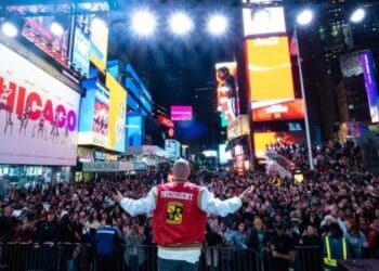 Jesus é proclamado na Times Square e centenas de pessoas são curadas e salvas