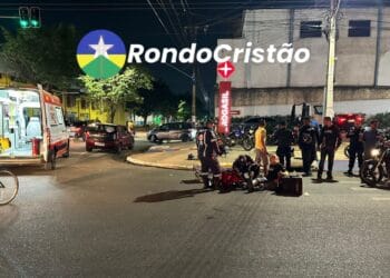 Acidente entre carro e moto deixa homem ferido