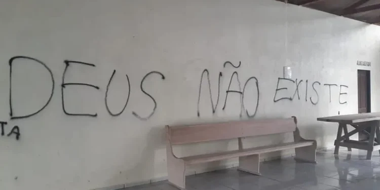 Cresce vandalismo contra igrejas por todo o país