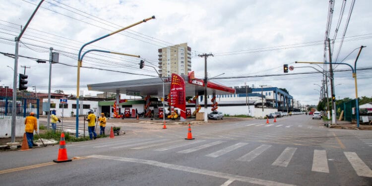 Fique atento – Nova sinalização no cruzamento da av. Rogério Weber com João Alfredo proíbe conversão à esquerda nas duas vias