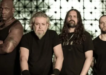 A banda Sepultura surpreende os fãs ao anunciar o fim do grupo e uma turnê de despedida a partir de 2024.