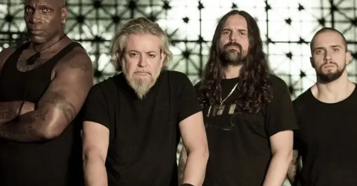 A banda Sepultura surpreende os fãs ao anunciar o fim do grupo e uma turnê de despedida a partir de 2024.