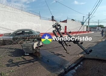 COSTA E SILVA: Acidente deixa poste caído e números de emergência 190 e 193 indisponíveis