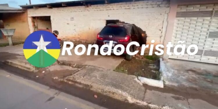 Carro invade residência e quase atropela mãe e filhas que dormiam no quarto