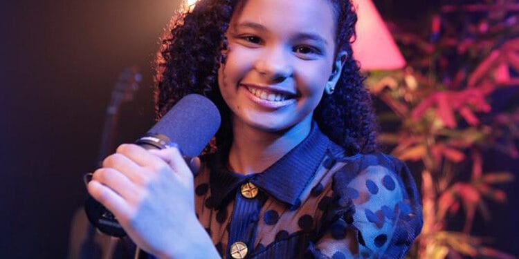 Maria Marçal está em alta no YouTube com o tocante lançamento de “Meu Filho, Descansa”