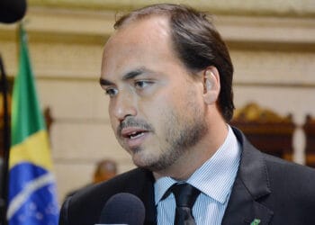 Carlos Bolsonaro é alvo de operação da Polícia Federal que investiga suas atividades dentro da Agência Brasileira de Inteligência