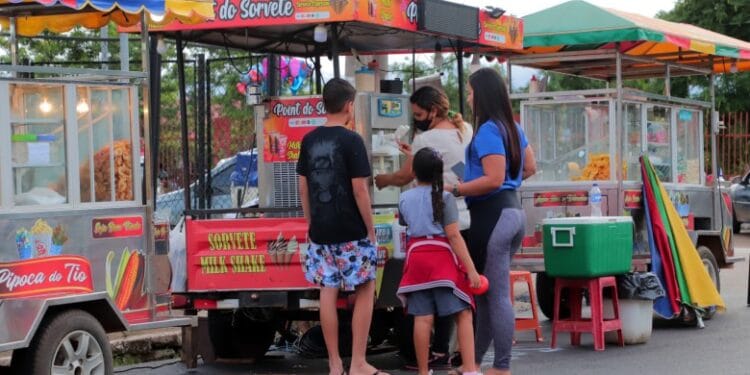 Prazo para o cadastro de vendedores ambulantes para o período de Carnaval segue até 31 de janeiro.
