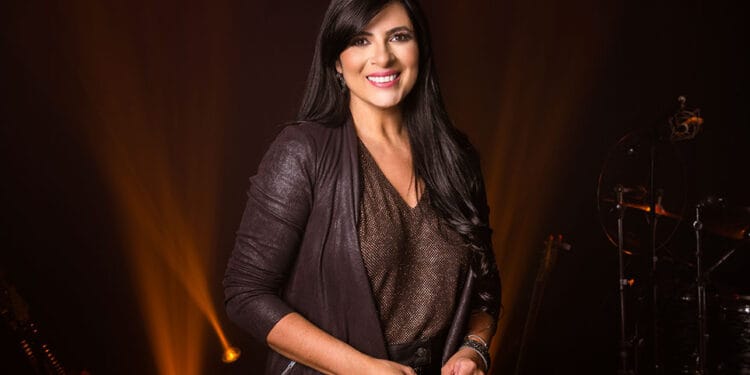 Fernanda Brum deixa o culto após igreja tocar “Eguinha Pocotó”