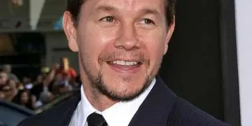 Ator Mark Wahlberg afirma que é essencial para ele começar o dia com uma oração