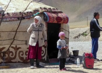 Pastor foge com a família de seu país de origem na Ásia Central