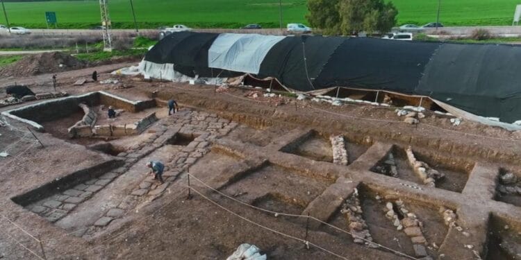 Ruínas de antiga base militar é encontrada em Israel