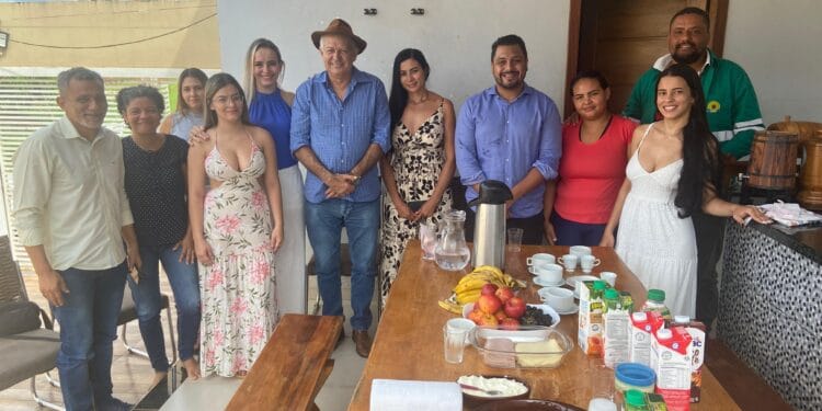 Vereador Dr. Gilber Mercês e o Secretário participam de Café da Manhã em Bairro de Chácaras para Anunciar Melhorias nas Ruas