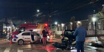 Casal e criança ficam feridos após acidente de moto na zona Sul