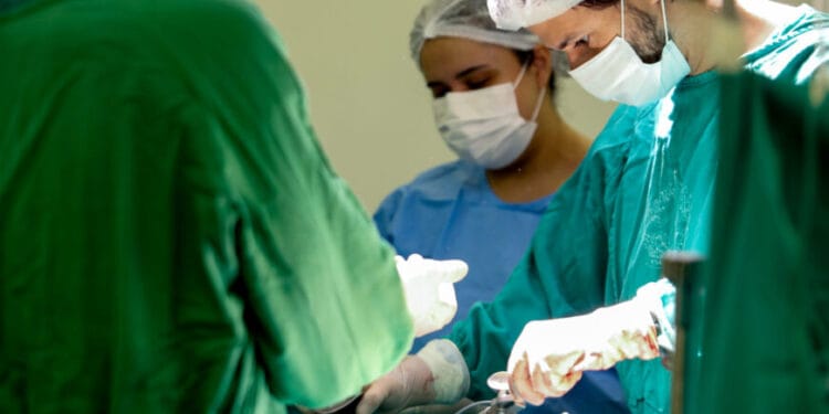 Primeiro transplante ósseo da região Norte acontece no Hospital de Base Dr. Ary Pinheiro, nesta terça-feira (16)