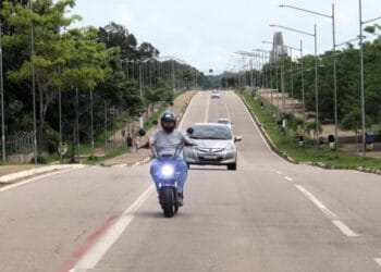 Condutores devem ficar atentos quanto à necessidade de documentação e registro dos veículos elétricos