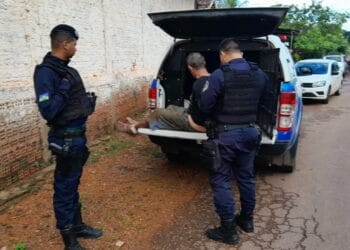 Suspeito de tentar invadir residência é preso ao cair de telhado