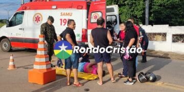 Motociclista fica com suspeita de fratura em acidente no centro de Porto Velho
