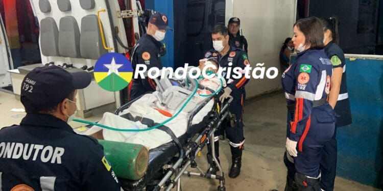 Rapaz é atacado a tiros em lanchonete na frente d Policlínica Ana Adelaide