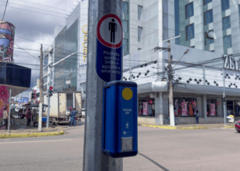 Semáforos inteligentes com sinais sonoros para deficientes visuais são instalados em Porto Velho