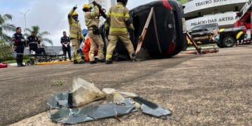 Maio Amarelo: Ação simula resgate de vítima de acidente de trânsito