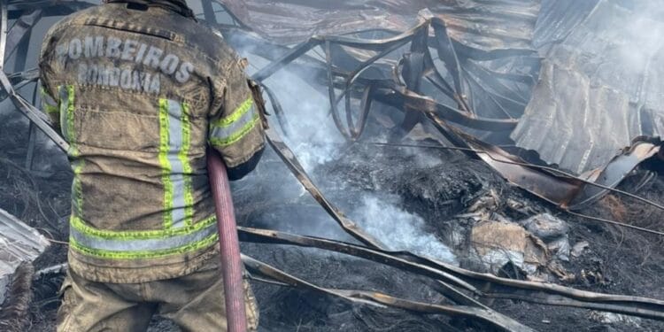 Governo de RO autoriza contratação de brigadistas temporários para intensificar combate a incêndios florestais