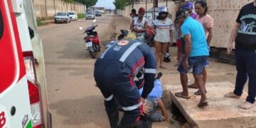 Motociclista fica em estado grave após acidente com carro