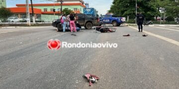URGENTE: Mulher em moto sofre grave acidente em colisão com carro na Jorge Teixeira