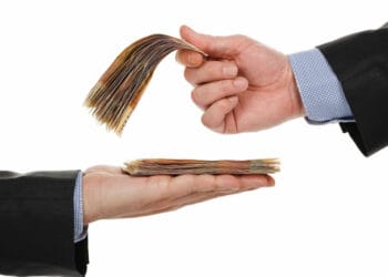 Confira as datas de pagamento do 13º de empregados domésticos, babás e cuidadores