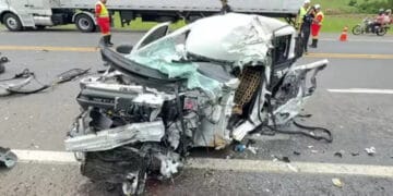 Mulher morre em acidente a caminho de conhecer o neto recém-nascido