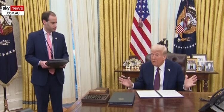 Trump perdoa 23 manifestantes pró-vida presos por protestar em clínicas de aborto