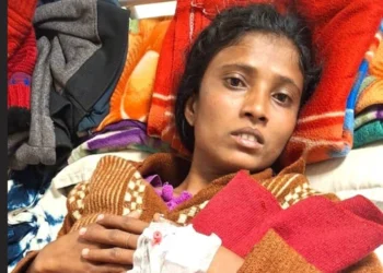 Cristã sofre aborto espontâneo após ser espancada e estrangulada por orar, na Índia