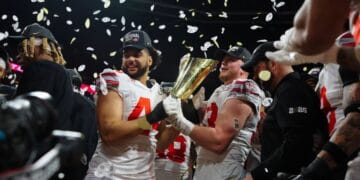 Jogadores louvam a Deus por vitória em campeonato universitário nos EUA: “Ele está conosco”