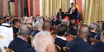 Nicolás Maduro jura a entidades ocultistas em sua posse na Venezuela