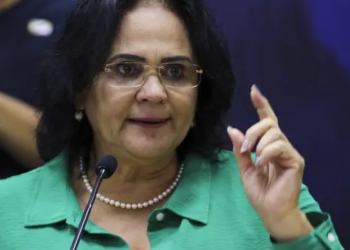Damares recorre na Justiça contra aborto em menores sem a autorização dos pais