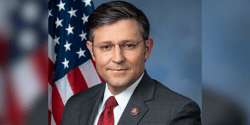 Congressista cita a Bíblia ao defender o fim de trans em esportes femininos nos EUA