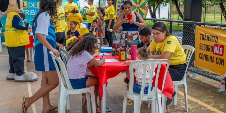 Projeto da Prefeitura leva serviços essenciais à população da zona Leste de Porto Velho