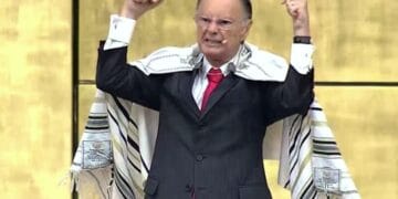 Justiça nega pedido de Edir Macedo para retirar sua imagem de documentário da Netflix sobre possessão