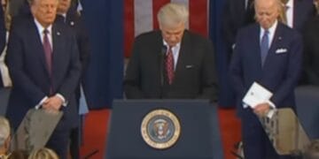 Franklin Graham pede a bênção de Deus durante oração na posse de Donald Trump
