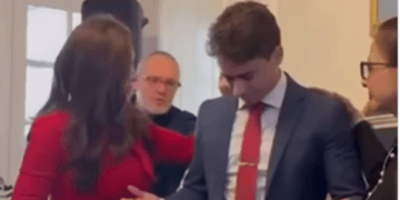 Nikolas ouve profecia em ida aos EUA: ‘Você será o presidente’