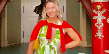 Britânica deixa o ateísmo após aceitar a Jesus em igreja do Brasil