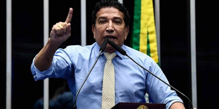 Cid denunciou Magno Malta como membro de um grupo radical pró-golpe