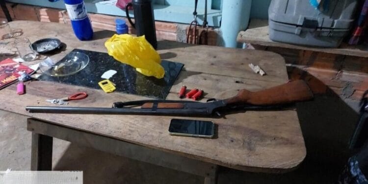 Mulher agredida pelo marido consegue escapar ao ligar para o 190 e “pedir pizza”